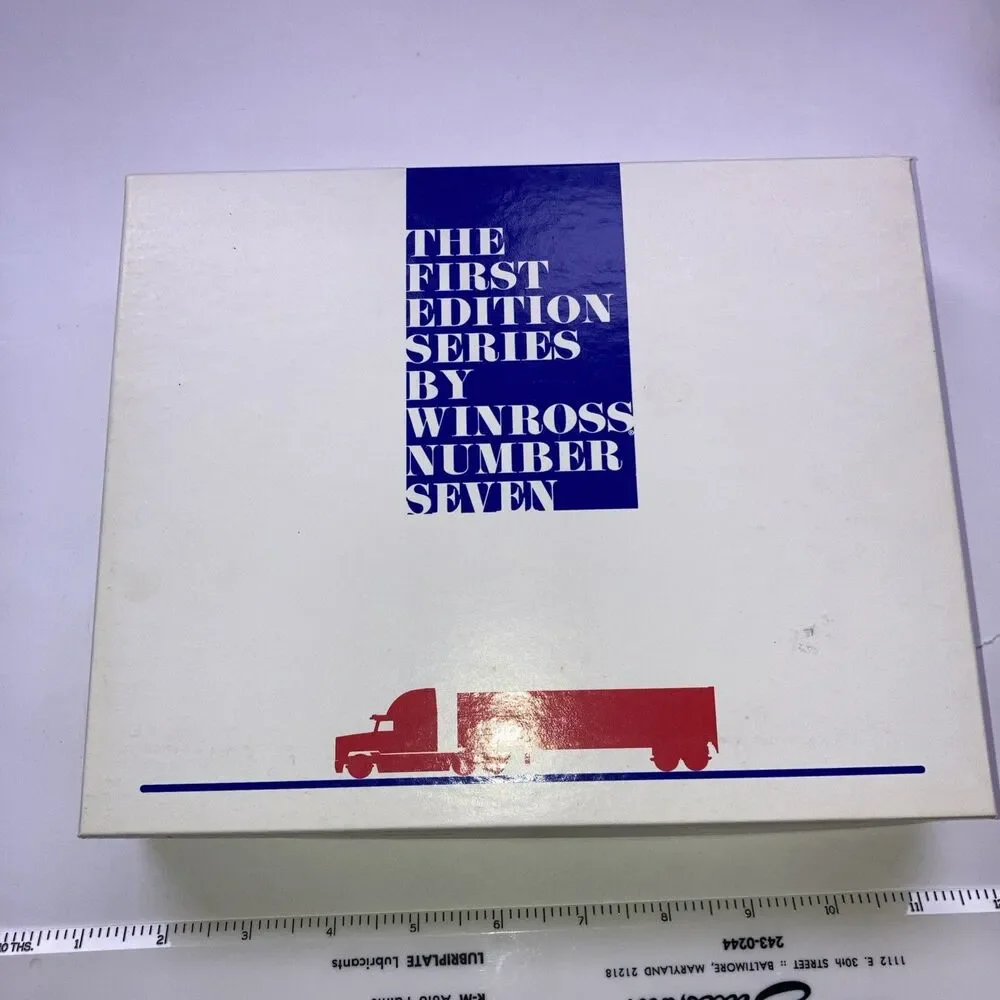 Winross Tractor Trailer 1/64 Semi Freightliner Company A001